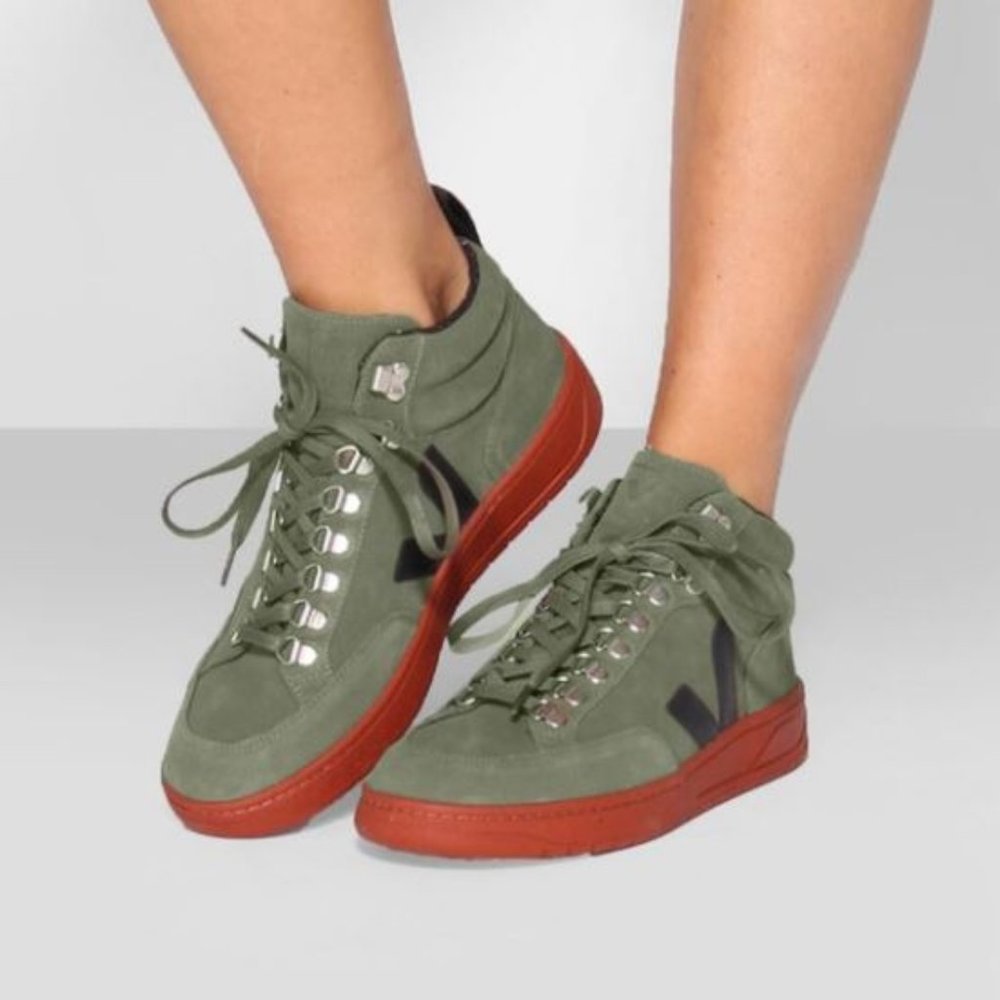 Veja Sneakers Size US 8 womens - Picture 1 of 1